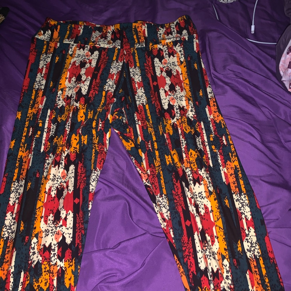 One Size LuLaRoe legging bundle! 4 pairs